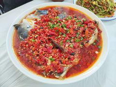 剁椒蒸鱼头-新新湘菜馆(新中街二条店)