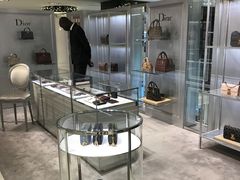 -文艺复兴百货(米兰大教堂广场店)