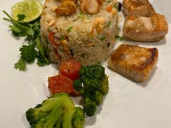 -Chom Cafe and Restaurant