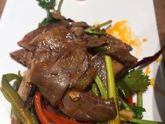 -云海肴·汽锅鸡·云南菜(天山百盛优客店)