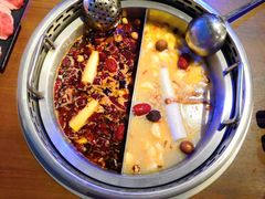 成双锅（清汤+激情）-快乐小羊火锅(河西王府井店)
