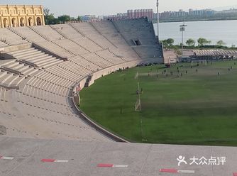 如果闲来没事，可以在这坐一天，发发呆