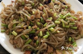 Spicy Pork and Vermicelli Stir-fry
