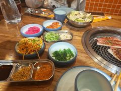 -明洞阿姨·韩式酱蟹烤肉·创意料理(三元桥店)