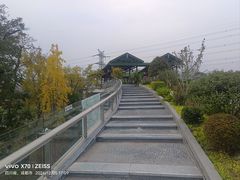 -茅草房·河畔园林火锅