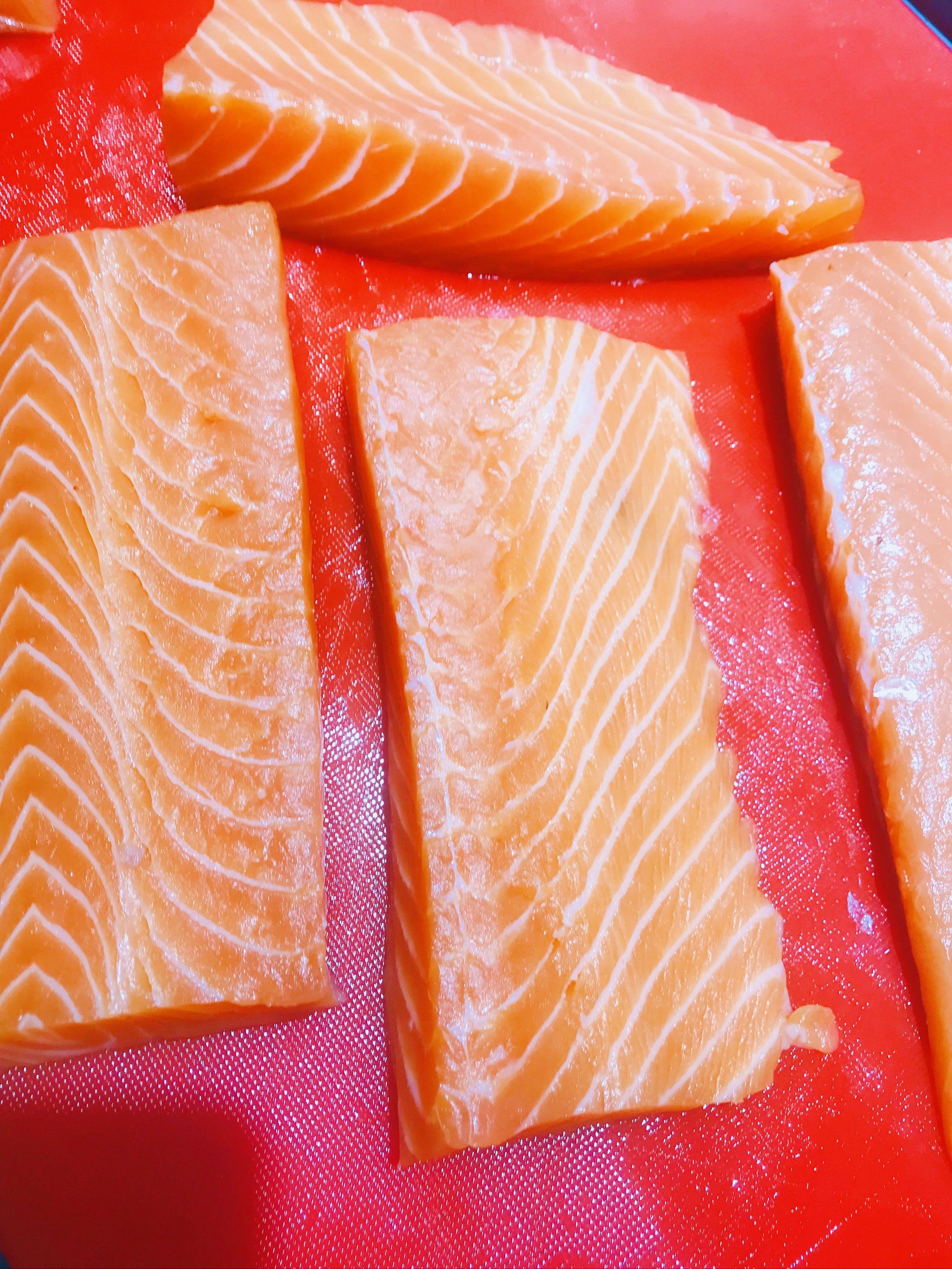 切三文鱼的小技巧