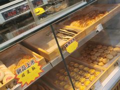 面包甜点陈列柜-拢香糕点(万达店)