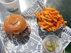 -TRIPS BURGER(大钟寺店)