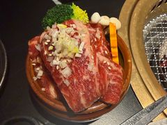 -山川小町·极番烧肉(新地假日广场店)
