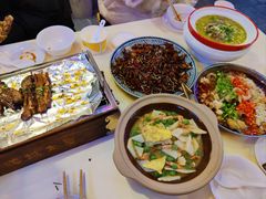 -霄汉牛三鲜湖北砂锅菜(万松园2店)
