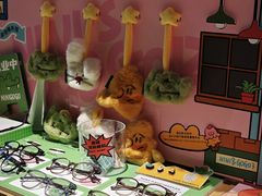 -LOOK眼镜·蔡司依视路配镜(宝山万达店)