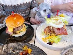 生菜牛肉培根汉堡-the rug 飞毯 (朝阳公园店)