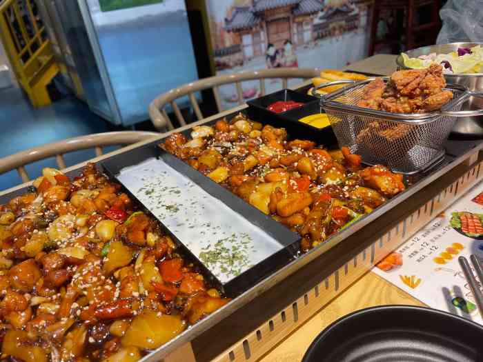 鱼籽村秘制拌饭·厘米鸡(沙河地铁站店)-"量很多双人餐够三个女生吃的