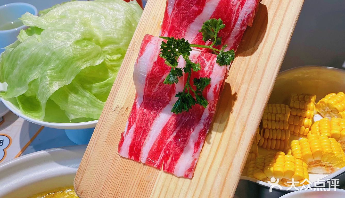 是老广人民经常说的：鸡有鸡味 汤鲜且浓郁，煮菜提鲜入味