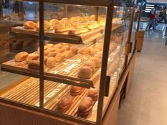 面包甜点陈列柜-面包新语(融创茂店)