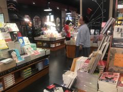 -西西弗书店&矢量咖啡(壹方购物中心店)