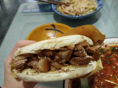 陕西精品腊汁肉夹馍-大嘻咹biangbiang面(历史博物馆店)
