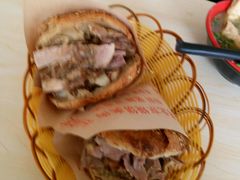 -洪峰浩老北京烧饼夹肉(角门路店)