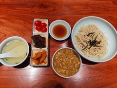 -裕兴记•蟹黄面馆(人民广场店)