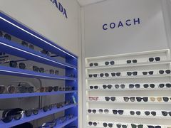-美式眼镜·授权蔡司.依视路.尼康.豪雅.明月(南翔印象城店)