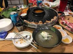 -江南猪肉商会无限续吃(弘大店)