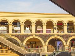 -王府井奥莱临潼小镇(临潼店)