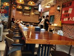 大堂-炉小二铜锅牛蛙•川湘菜(三里屯店)