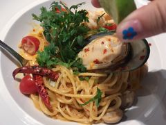 -Chom Cafe and Restaurant