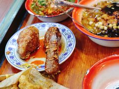 -爆炸头阿姨小四川正宗川味小吃(无任何分店)