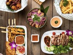 -Chom Cafe and Restaurant