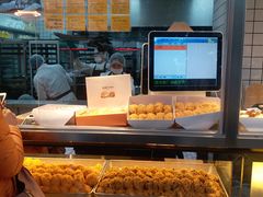 面包甜点陈列柜-鲍师傅糕点(江苏路店)