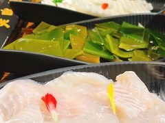 -老牌坊云南鱼豆花火锅(爱建店)