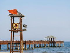 -北戴河碧螺塔海上酒吧公园