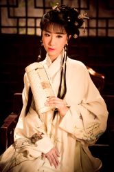 点击看大图 -九月鹰飞汉服摄影工作室