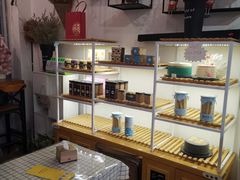 面包甜点陈列柜-觅恬记港式甜品(1818店)