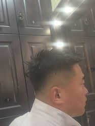 -东方先生国潮男士理发馆