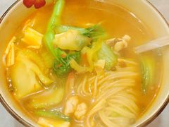 酸菜海鲜粉丝酸辣粉-队长面馆 La Pasteria del Capitano