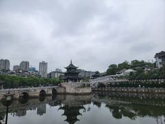 -包整·丝娃娃(一览甲秀楼风景店)
