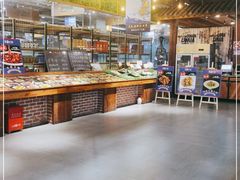 面包甜点陈列柜-宝燕海货工场(长江国际店)