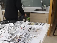 -视野联行眼镜·蔡司·尼康战略合作店(城西银泰店)