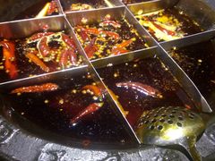 -红九格老火锅(三峡广场店)