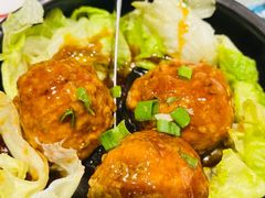 咸蛋黄狮子头-闫府私房菜·百年鲁菜(欧亚店)