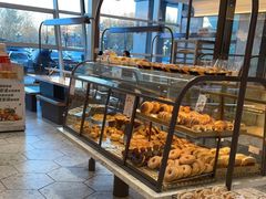 面包甜点陈列柜-面包新语(上地华联店)