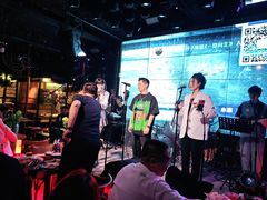 -胡桃里乐队酒馆