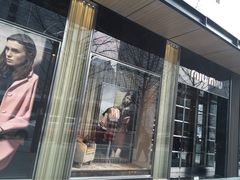 iphone_upload_pic-MIU MIU(成都太古里店)