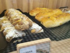 红茶奶酥卷欧包面包-野上麦田(中贸广场店)