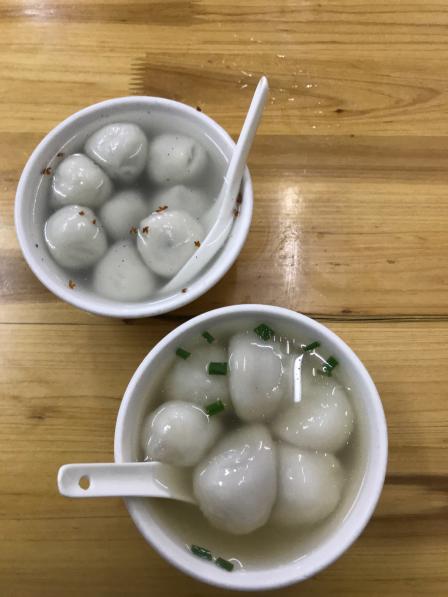 县前汤圆店-"很失望.尤其是鲜肉汤圆,皮都煮烂了,肉馅.
