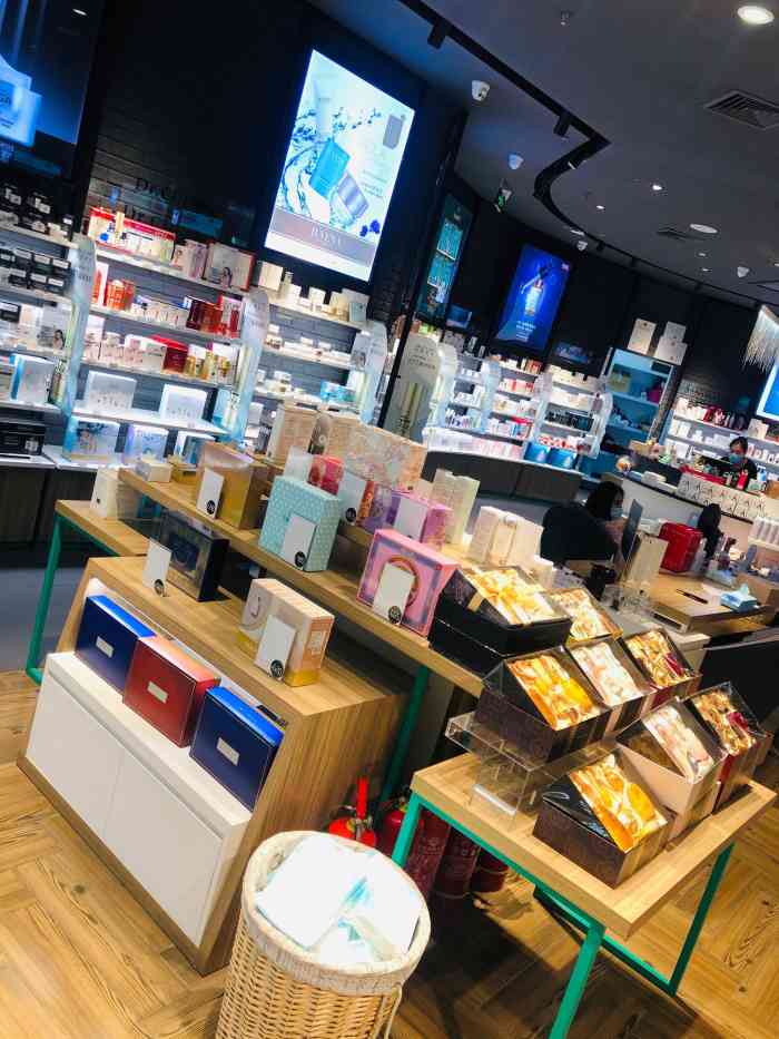 afiona妍丽(凯德广场店)-"逛妍丽总能发现惊喜,第一次去凯德的妍丽,.