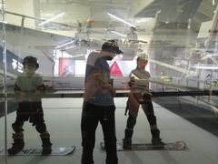 -SNOW51城市滑雪(万象城店)