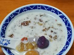 椰汁炖桃胶。-韵姐牛奶甜品世家